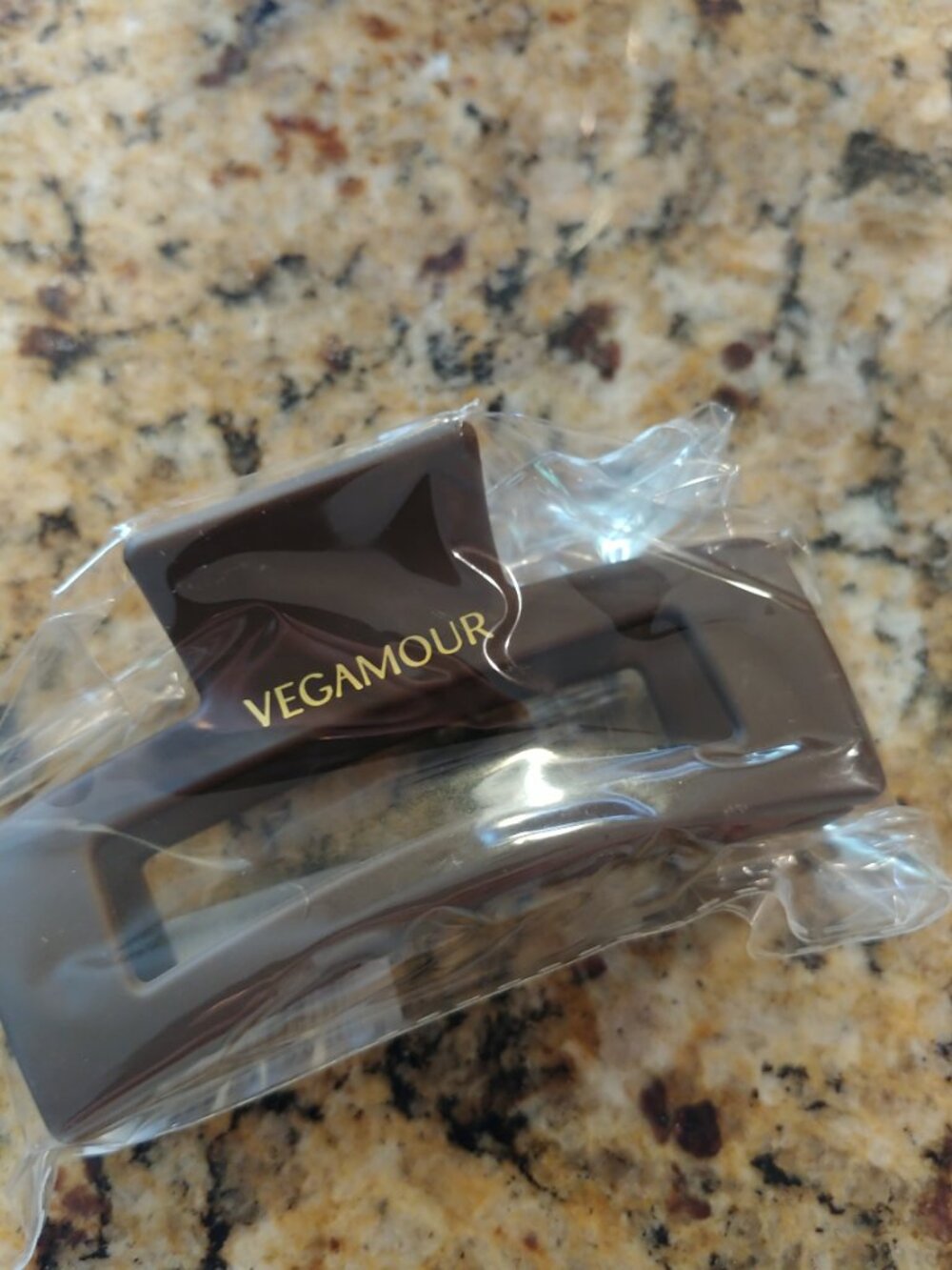 BRAND NEW Vegamour Hair clip color brown